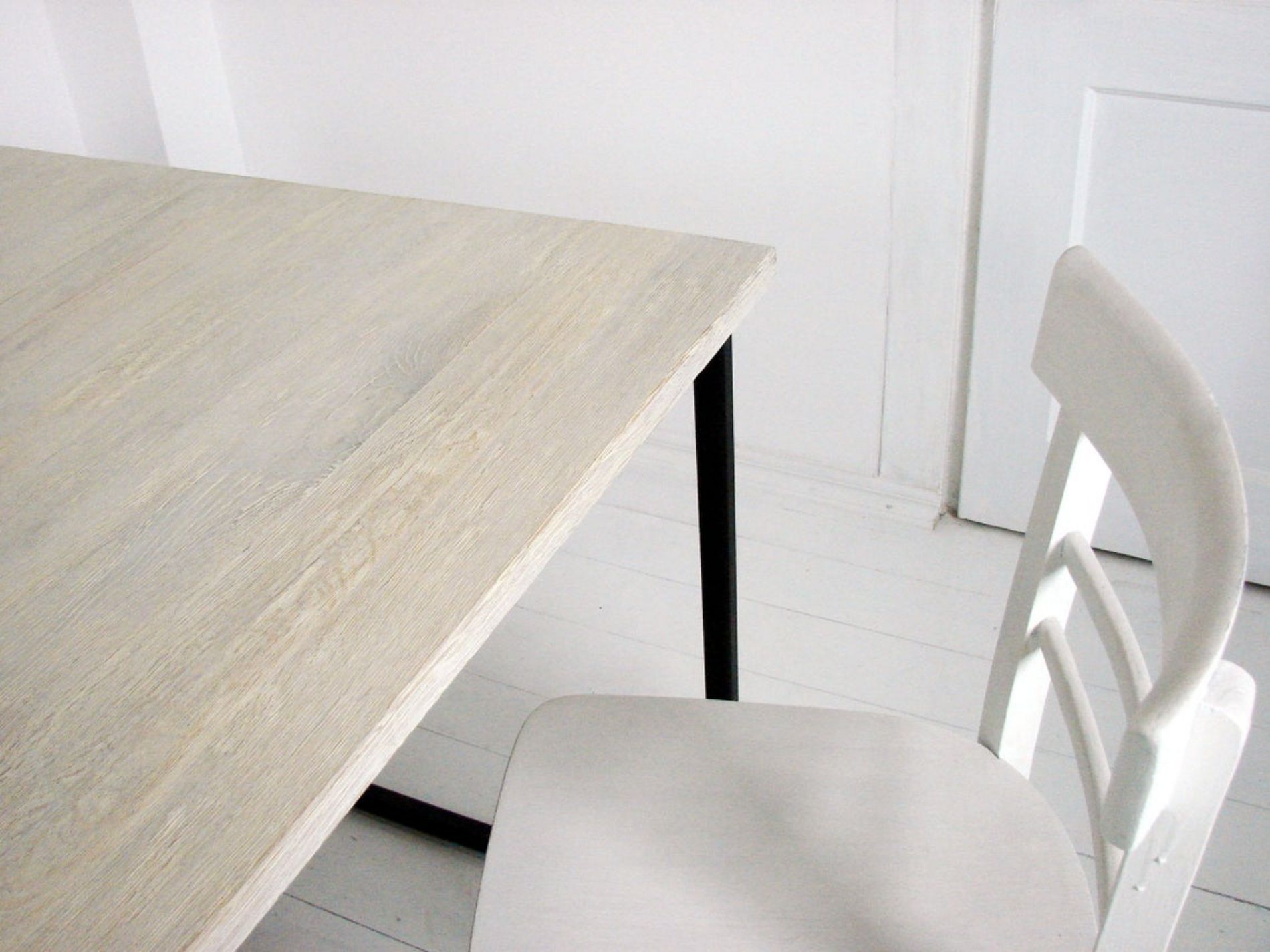 BASIC FYRA bleached oak wood dining table