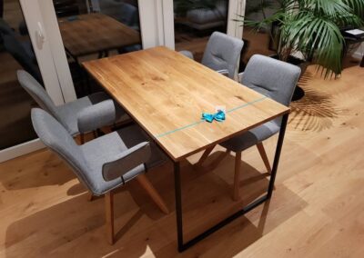 Basic Nio modern oak table