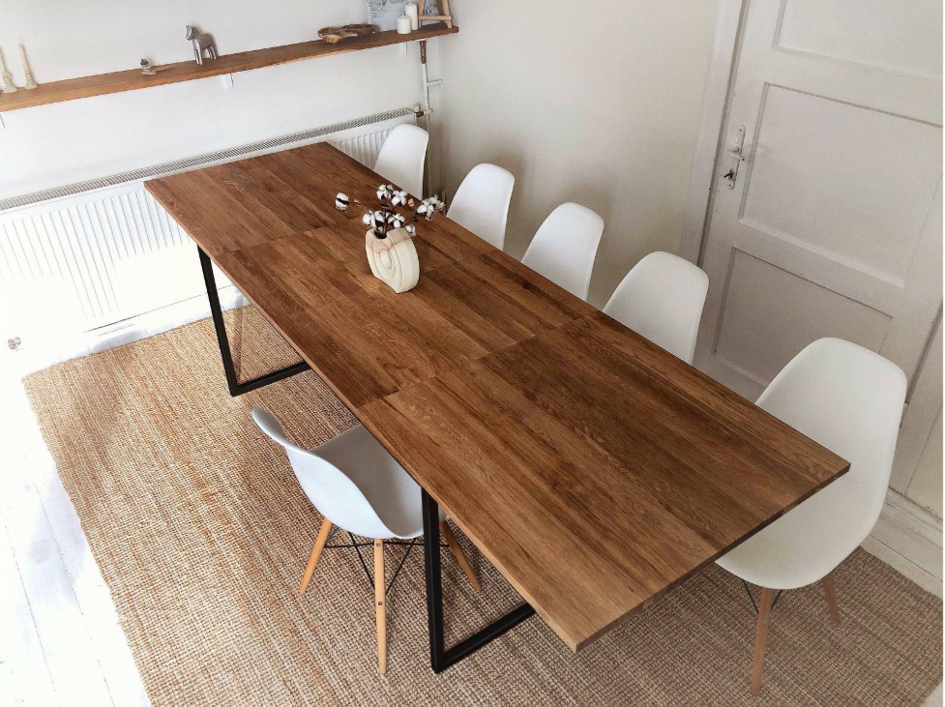 Vis extendable oak table